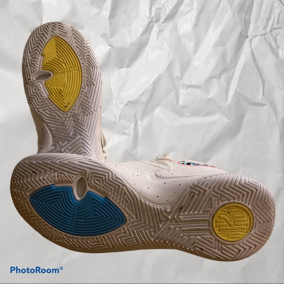 South Beach Kyrie Irving Flytrap 3’s - Picture 6 of 6